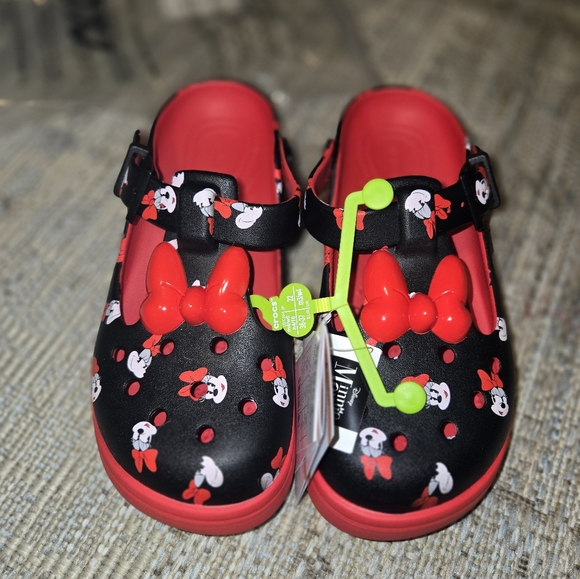 Womens Sz 6 Crocs Disney Minnie Mouse Mary Jane Clogs New - Picture 3 of 5